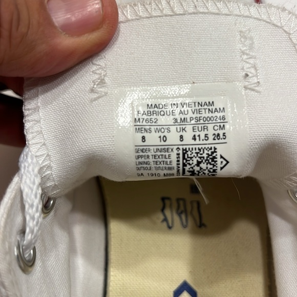 Converse low top, tennis shoes, men’s white size 8 - Picture 6 of 7